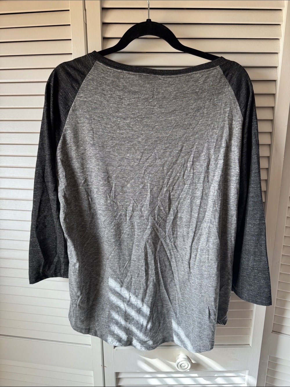 Gray Raglan Holiday Graphic Tee - 'Dreaming of a White Christmas' - Picture 4 of 5